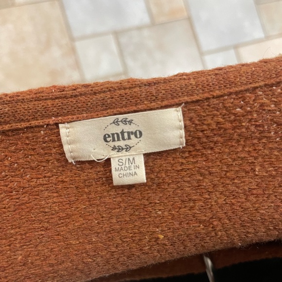 🎉2xHP🎉Entro sweater S/M oversized fit. Can be worn off the shoulder.Pretty! - Picture 3 of 4